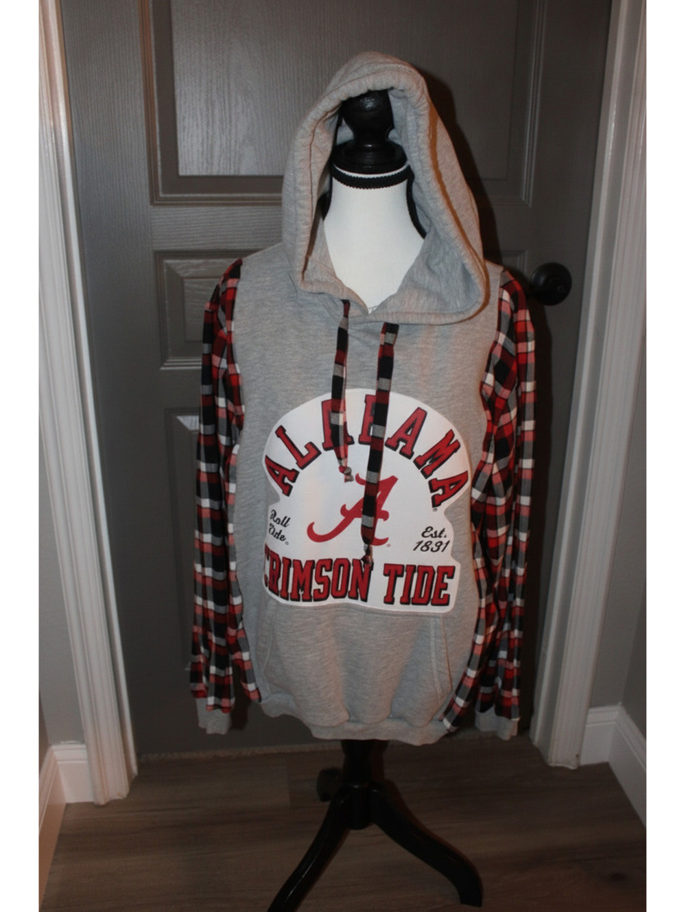 Alabama Crimson Tide Hoodie with Plaid Sleeves and Hooded Sweatshirt